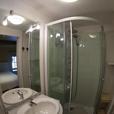 Aux Anges Couette-café 3*