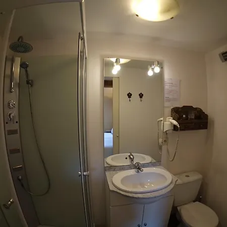 Aux Anges Couette-café 3*