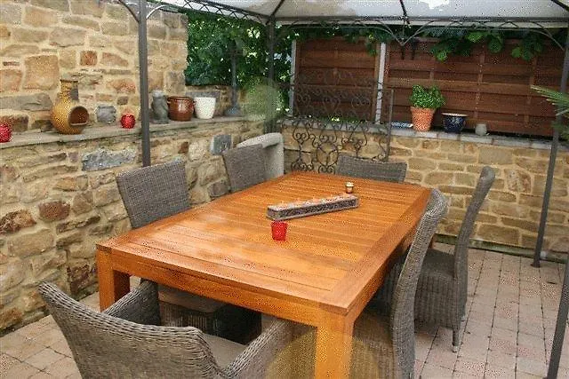 Alojamento de Acomodação e Pequeno-almoço Aux Anges 3*