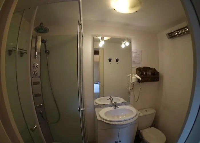 Aux Anges Alojamento de Acomodação e Pequeno-almoço 3*